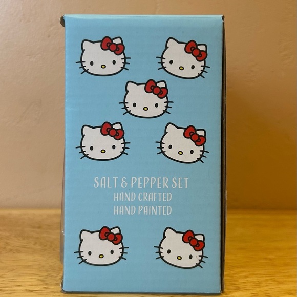 Hello Kitty Nautical Ceramic Salt and Pepper Shaker Set Made By Sanrio. NWTS - Picture 5 of 6
